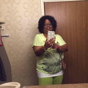 Meet your Posher, Linda